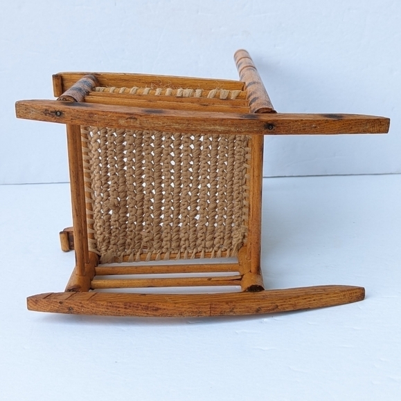 Vintage doll rocking chair - Picture 7 of 7